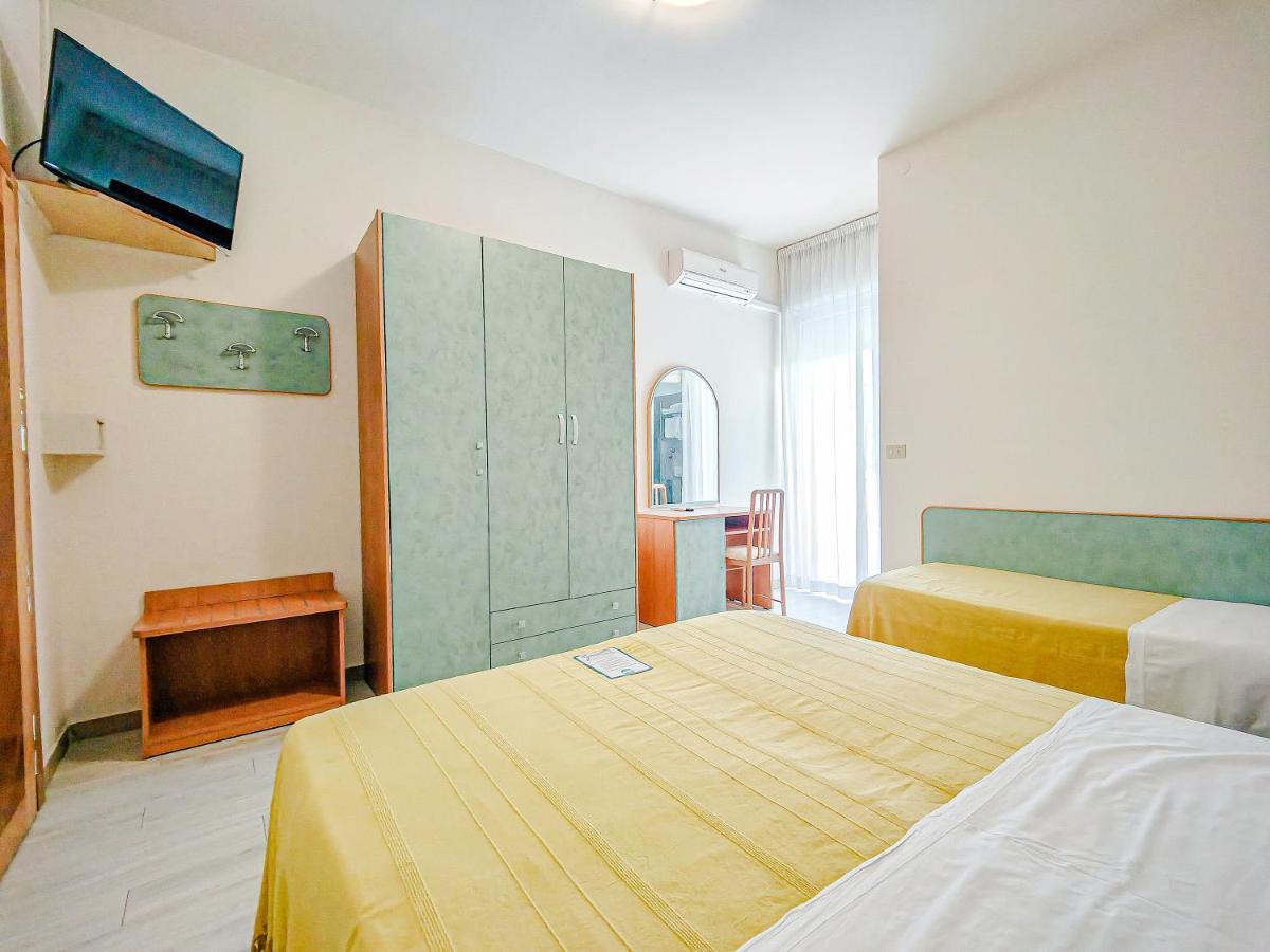 Hotel Rio Beach & Breakfast Cesenatico Exterior photo